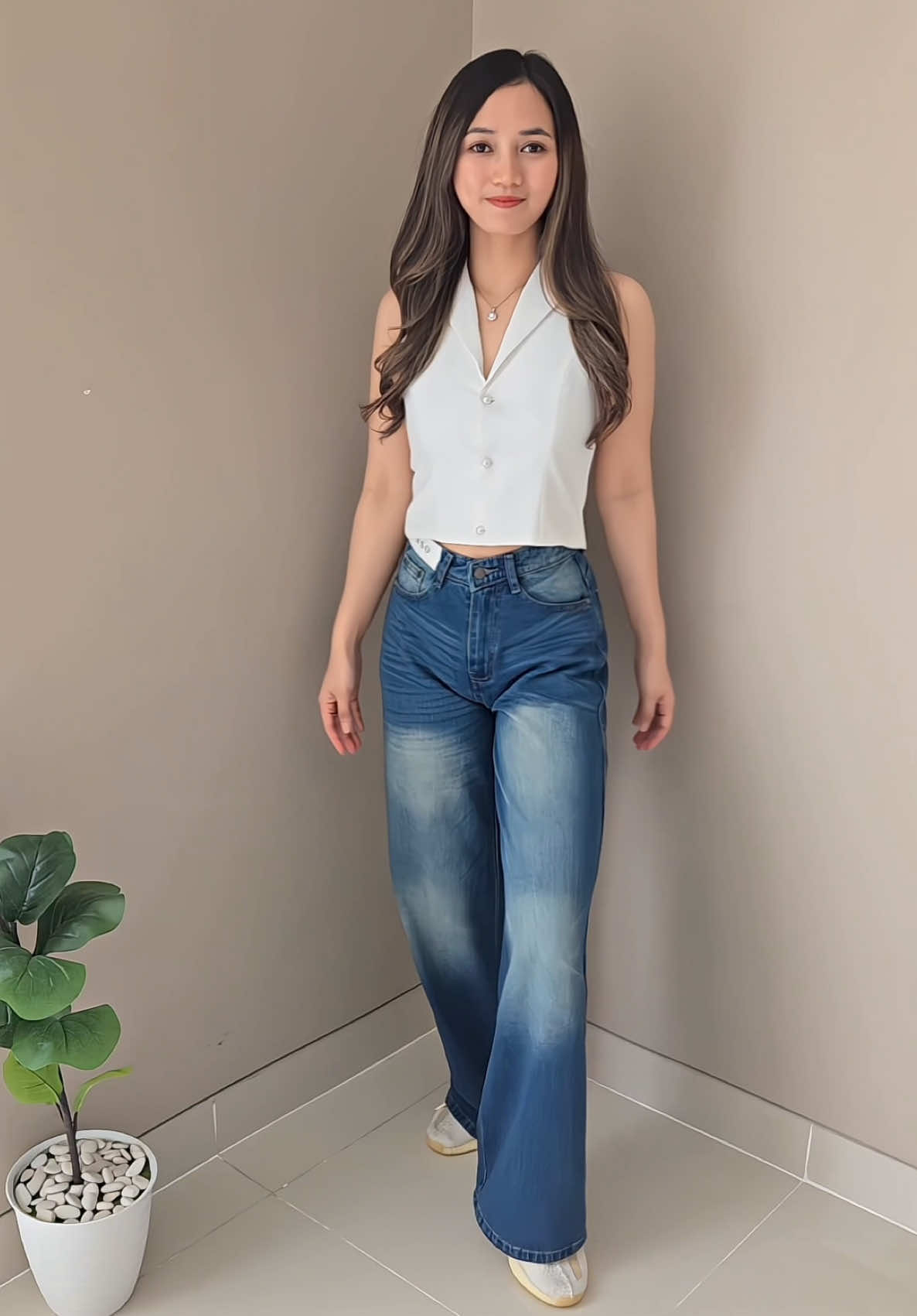 Baggy jeans 👖✨ Highwaist, oversized, effortlessly cool 😎. #jiniso #jinisoemangkeren #celanawanita  