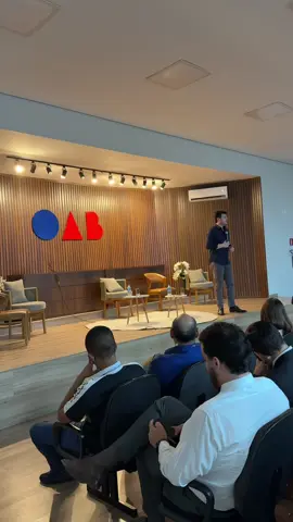 Hoje foi dia de palestrar novamente (depois de 6 anos) na Semana Jurídica na  OAB Presidente Prudente . Muito obrigado pela carinho e até a próxima! 