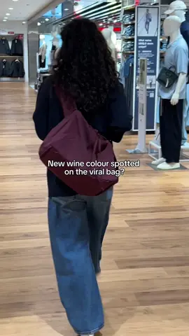 Puffy shoulder bags, now in new colours! 🎨👜 #UNIQLOMY #MYLifeWear #SimpleMadeBetter #Bag #fyp