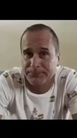 Paul Vega, figura destacada de la izquierda caviar, grabó hace poco un video hablando de “respeto a la diversidad”. Sin embargo, ayer humilló y despreció a una niña con habilidades especiales que solo quería una foto con él. ¿América TV seguirá guardando silencio o asumirá su responsabilidad? #paulvega #niñaespecial 