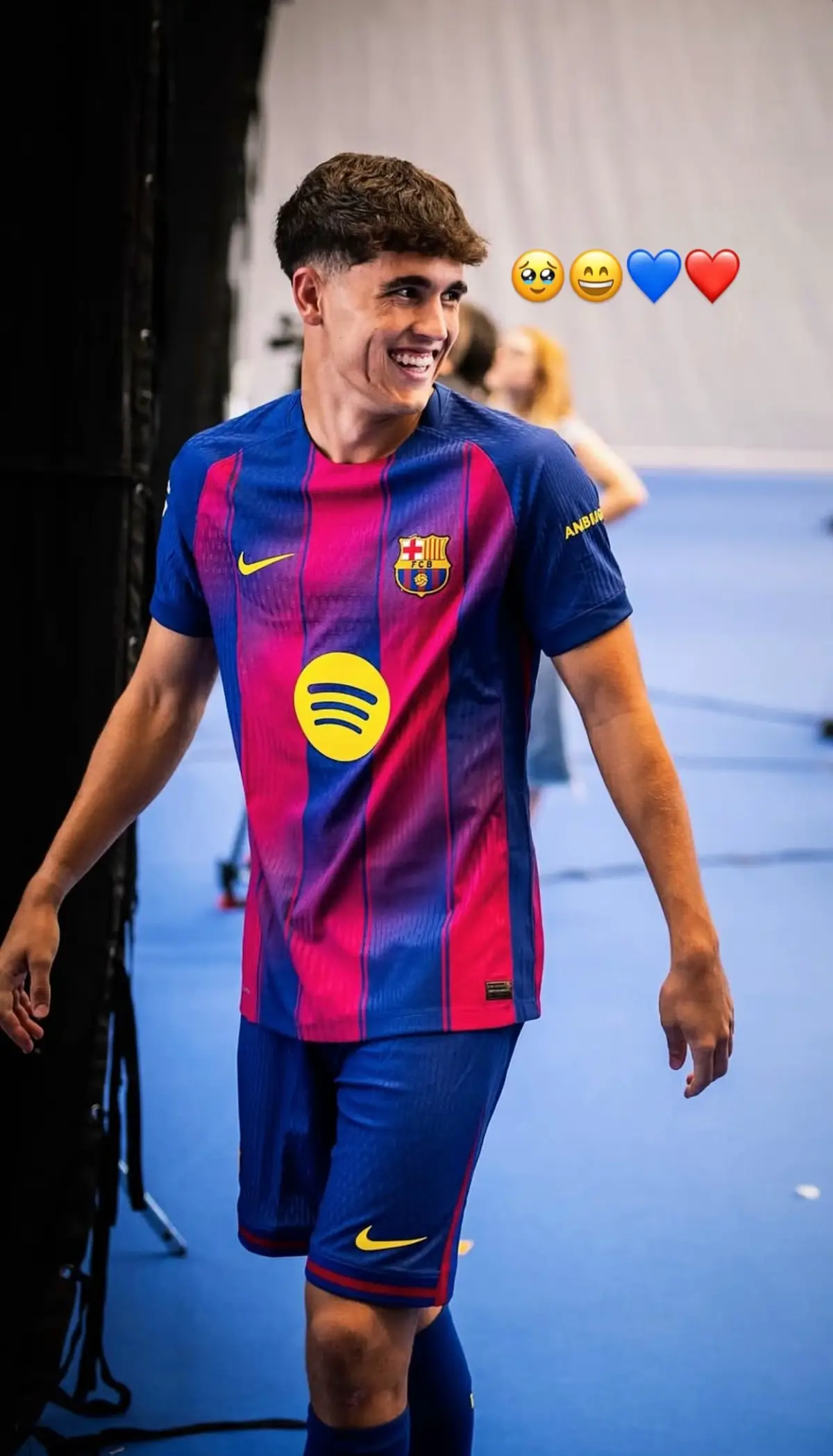 Best pics today  2007 in Bescanó, Girona, Catalonia. He joined La Masia in 2018 after four youth years at Girona, making the move at about 11 years old   . Growing up in Catalonia, Catalan was his primary language, which made Spanish interviews more challenging early o #p#paucubarsic#cubarsil#lamasiaf#fcbarcelonap#picture