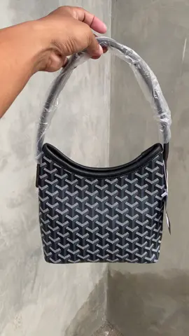 Simpel dan pastinya muat banyak🥰 , cek disini🛒  #tascantik #goyard #taswanita #adrianamegan #fyppppppppppppppppppppppp 
