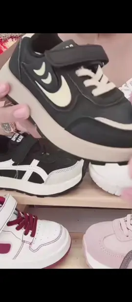 BOMBBEAR YNSS2208 Sepatu Sekolah Anak Fashion Sneaker Strap Velco Kulit Sintetis Premium #SepatuSekolahAnakFashion #SneakerStrapVelco #SneakerKulitSintetis #fypViralシ゚ #fyppppppppppppppppp 