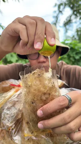 Bánh tráng tiêu đen #denmientay #mukbang #ancungtiktok #banhtrang #banhtrangtieuden 