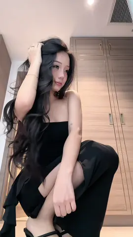 Đầm body nữ ống dài xẻ tà tua rua trang trí sang chảnh dự tiệc#dambody #dambodytondang #thoitrangnu #macdepmoingay 