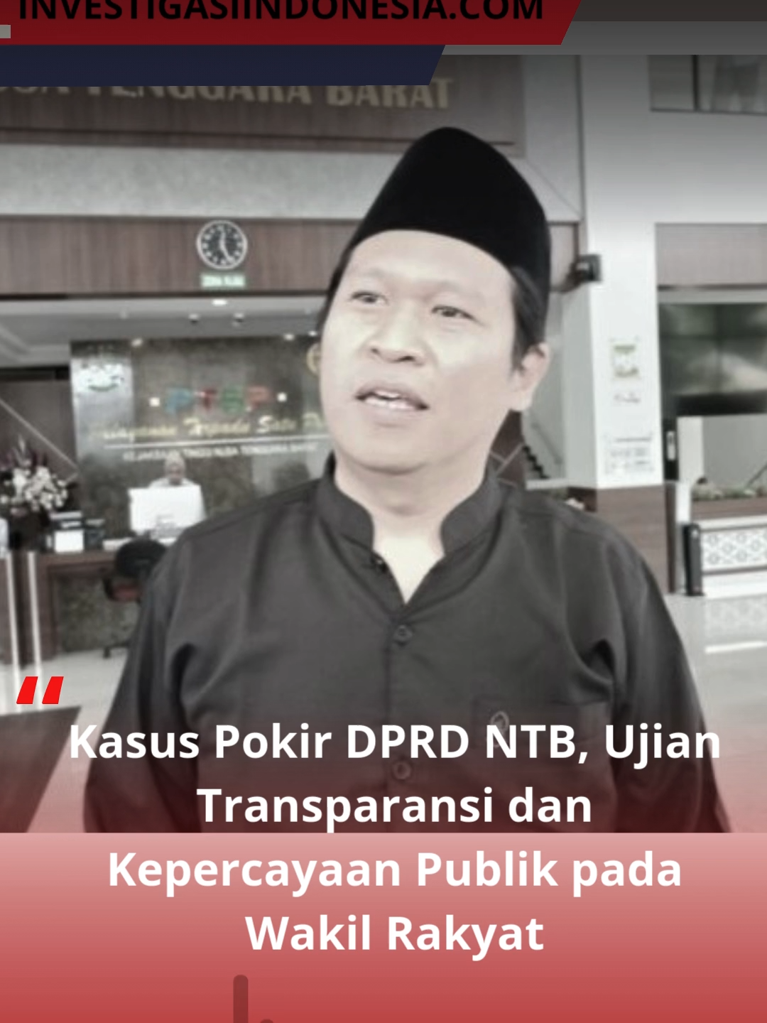 investigasiindonesia.com – Penyelidikan dugaan penyimpangan dana pokok-pokok pikiran (pokir) DPRD Provinsi Nusa Tenggara Barat (NTB) kembali memasuki babak baru. Setelah sejumlah pimpinan dewan dipanggil oleh Kejaksaan Tinggi (Kejati) NTB, kini giliran Anggota Komisi V DPRD NTB dari Partai Perindo, TGH Sholah Sukarnawadi, yang memberikan klarifikasi, Selasa (19/8/2025). Kehadiran Sholah di hadapan penyelidik Kejati NTB menegaskan bahwa kasus ini bukan lagi isu pinggiran, melainkan menjadi sorotan serius yang menguji integritas parlemen daerah. Meski menegaskan dirinya tidak mengetahui adanya aliran dana mencurigakan sebesar Rp200–300 juta, Sholah tetap dicecar sejumlah pertanyaan seputar alokasi dana pokir tahun anggaran 2025. 📷 “Saya datang memenuhi panggilan, memang terkait pokir. Semua pertanyaan sudah saya jawab, detailnya silakan ditanyakan ke penyelidik,” ujarnya singkat usai pemeriksaan. Isu dugaan penyalahgunaan dana pokir ini menyeruak setelah muncul indikasi adanya dana yang tidak sesuai peruntukan, bahkan disebut sebagai “dana siluman.” Padahal, pokir sejatinya dimaksudkan untuk menyalurkan aspirasi masyarakat dalam bentuk program pembangunan daerah. Sejumlah tokoh penting DPRD NTB sebelumnya juga telah menjalani pemeriksaan, mulai dari Ketua DPRD NTB Baiq Isvie Rupaeda, Wakil Ketua I Lalu Wirajaya, Wakil Ketua II Yek Agil, hingga anggota dewan lain seperti Indra Jaya Usman dan Abdul Rahim. Kejati NTB kini tengah mendalami potensi adanya praktik fee serta aliran dana yang menyimpang, yang jika terbukti, bisa menyeret lebih banyak nama. Bagi publik, kasus ini bukan hanya soal angka dalam APBD, melainkan taruhannya adalah kepercayaan masyarakat terhadap wakil rakyat. Transparansi dan akuntabilitas DPRD NTB kini berada di titik krusial—apakah mampu membuktikan diri bersih, atau justru terseret arus praktik korupsi yang selama ini ditutupi. #fyp #INDONESIA #VIDEO #NTB #gubernur #pemrov #NTBAman