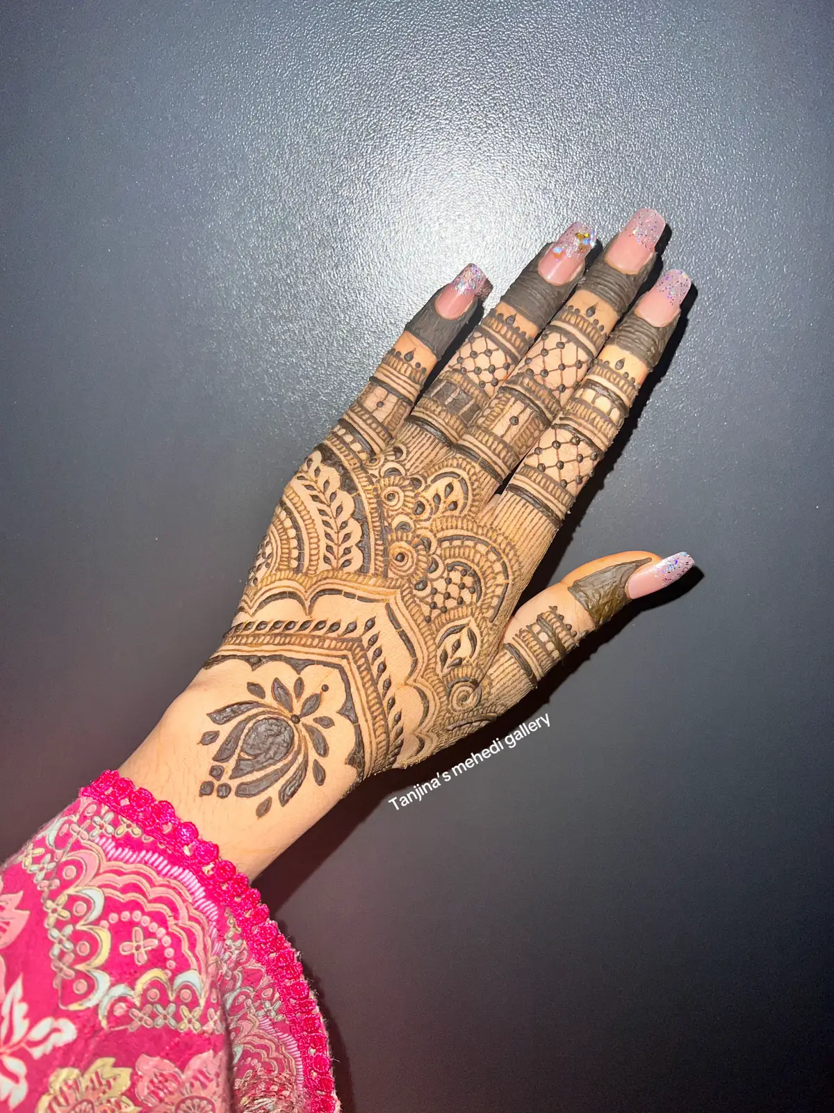 Gorgeous non bridal design 💫❤️ #henna #hennaart #mehndidesign #mehediartist #foryou 