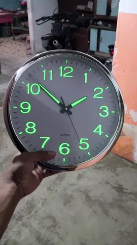 Rekomendasi jam dinding Glow in the dark #jamdinding #jamdindingesthetic #jamdindingglowinthedark 