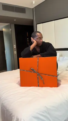 I GOT A NEW BAG DO WE LOVE IT ??? And Sydney I’m loving you so far… what are somethings to do while I’m here ?? 