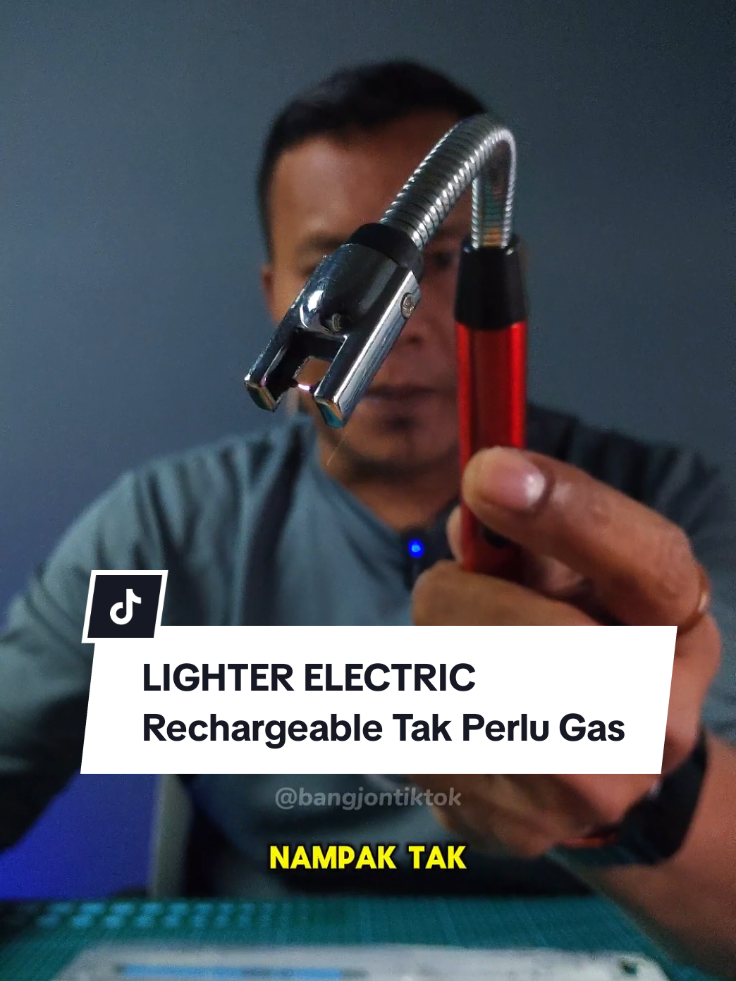 Ni lighter elektrik zaman sekarang 🔥 sekali beli, pakai sampai rosak. Rechargeable, tak payah gas langsung, siap ada auto-off & leher fleksibel 360° Memang sesuai untuk dapur. #lighterelectric #lighterrechargeable #KitchenHacks #barangdapur #campinggear 