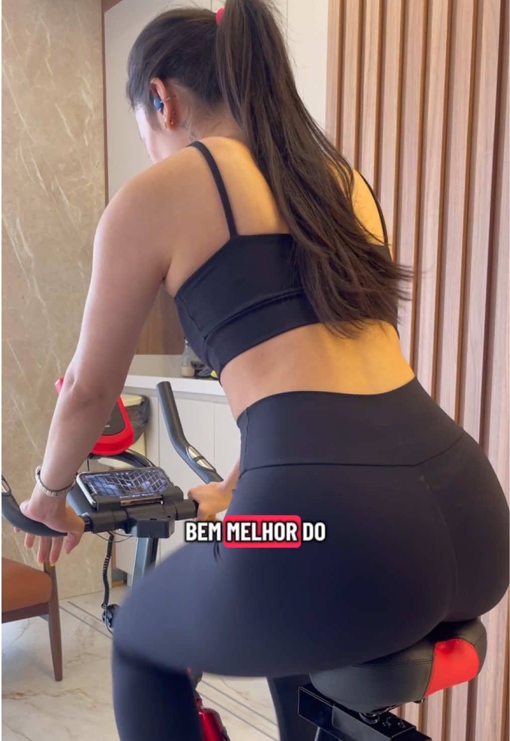 Levante da cama! Junte-se a mim nos exercícios. Para uma versão melhor de você.#bicicletaelectrica #homeworkout #fyp #spinning #heroi 