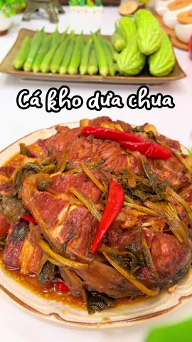 Mời các bác cơm chiều với nồi cá kho dưa chua ngon xỉu luôn ạ. Team mê cá kho điểm danh nàooooo #HảoThíchVàoBếp #thíchvàobếp #thíchnấuăn #nấuăncùngtiktok #cakhoduachua 
