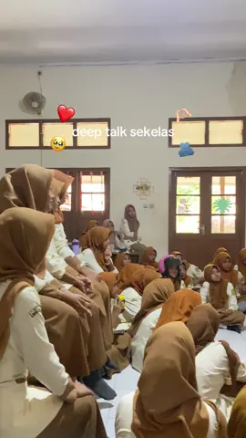 artnest deep talk sekelas nih, semoga kedepannya kita lebih solid lagi yaa🥹❤️ #fyppppppppppppppppppppppp #xarttheroom #school #sekelas 