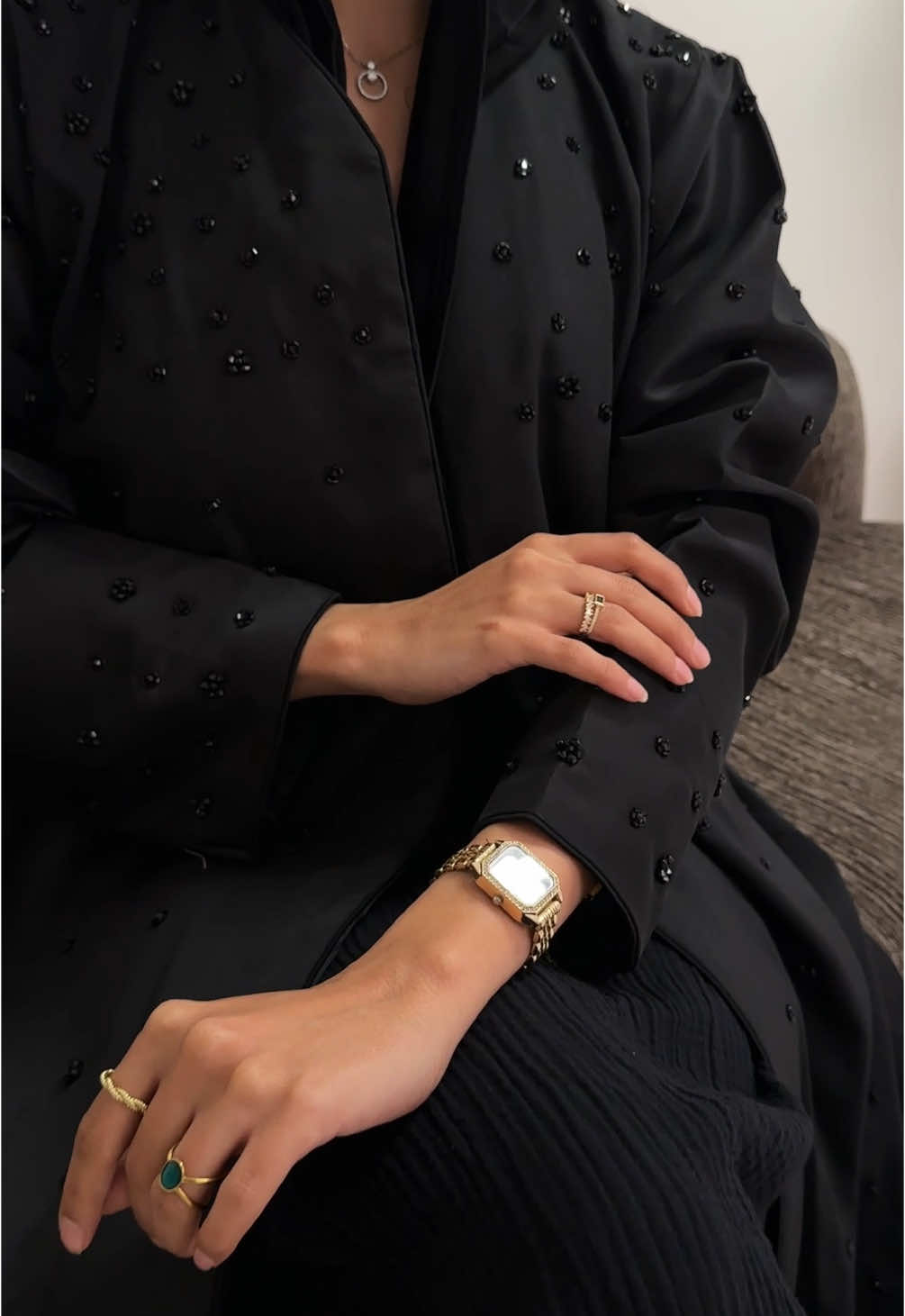 عباياتنا في سوروزيه تحاكي ذوقك ✨ #عبايات_سوداء #عبايات_فخمة #عبايات_سوروزيه #اكسبلور