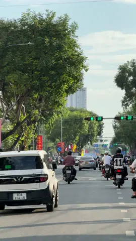 Khi còn trẻ, họ có muôn vàn quy chuẩn cho tình yêu. Nhưng sau cùng ta cũng chỉ cần một người 