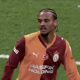 Geçiş nası #galatasaray #leroysane #keşfetbeniöneçıkar #fyp #sane 