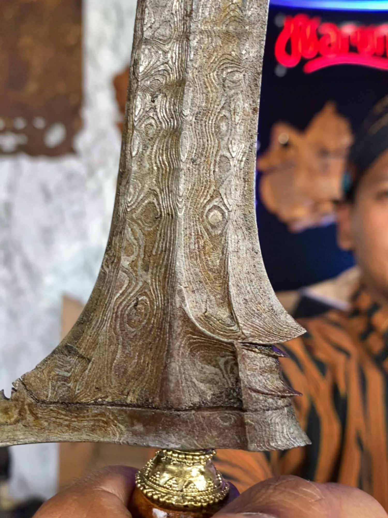 Keris dhapur Sembodo Jangkung estimasi PB 7 pamor Untu Walang, koleksi Warung Antik... #warungantik #keris #kerispusaka #pusakaindonesia #budaya #budayajawa #kerispusakaindonesia #kerisnusantara #kerismataram #kerisantik #keristuban #kerisraksasa #budayaindonesia #ethnic #pusaka #pusakanusantara #history #etnik #kuno #antik #majapahit #sriwijaya #medang #kerajaanmedang #medangkamulan #bethok #kadga
