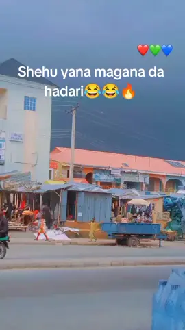 Shehu yana magana da hadari a grain wari😂😂😂