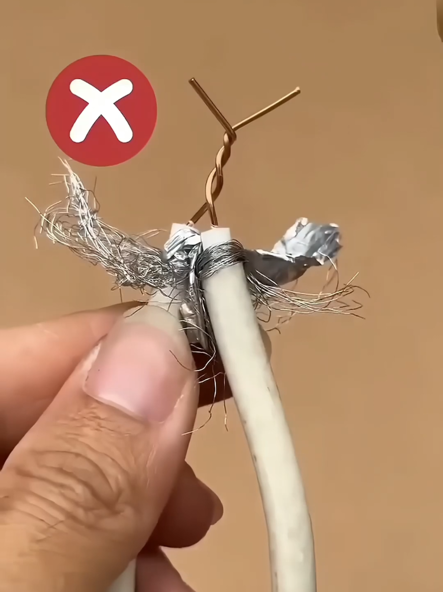 Connecting antenna cables together #antena #cable #ElectricianTips #toolstore #DIY 