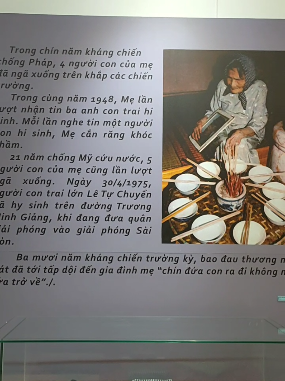 Lần thứ 2 con được về thăm tượng đài Mẹ Thứ.