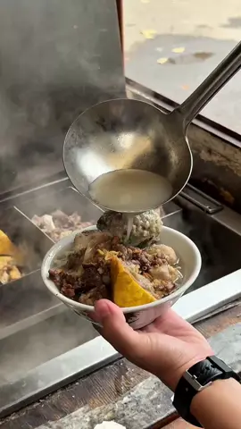 Baso urat enak di Bandung .. Harganya murah meriah, porsinya jumbo 🙌🏻 Baso Mang Haji 📍 Turangga, Kota Bandung #baso #basoenakdibandung #basouratjumbo #basouratenakdibandung #kulinerbandung 