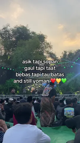 sholeh and yoman✌️#terasgubuk #scootersarungan #guskautsarploso #vespaklasik #sholehyoman 