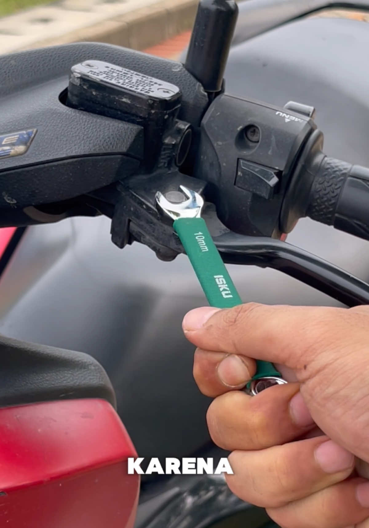 Kunci pas dari ISKU ini udah siap beresin semua kerjaan bengkel dan rumah kalian 🔥🔥🔥 terdapat fitur plastik berkualitas di batang kunci set kerja semakin nyaman ✅✅✅ #iskutools #bengkelmotor #otomotif #isku #kuncipas 