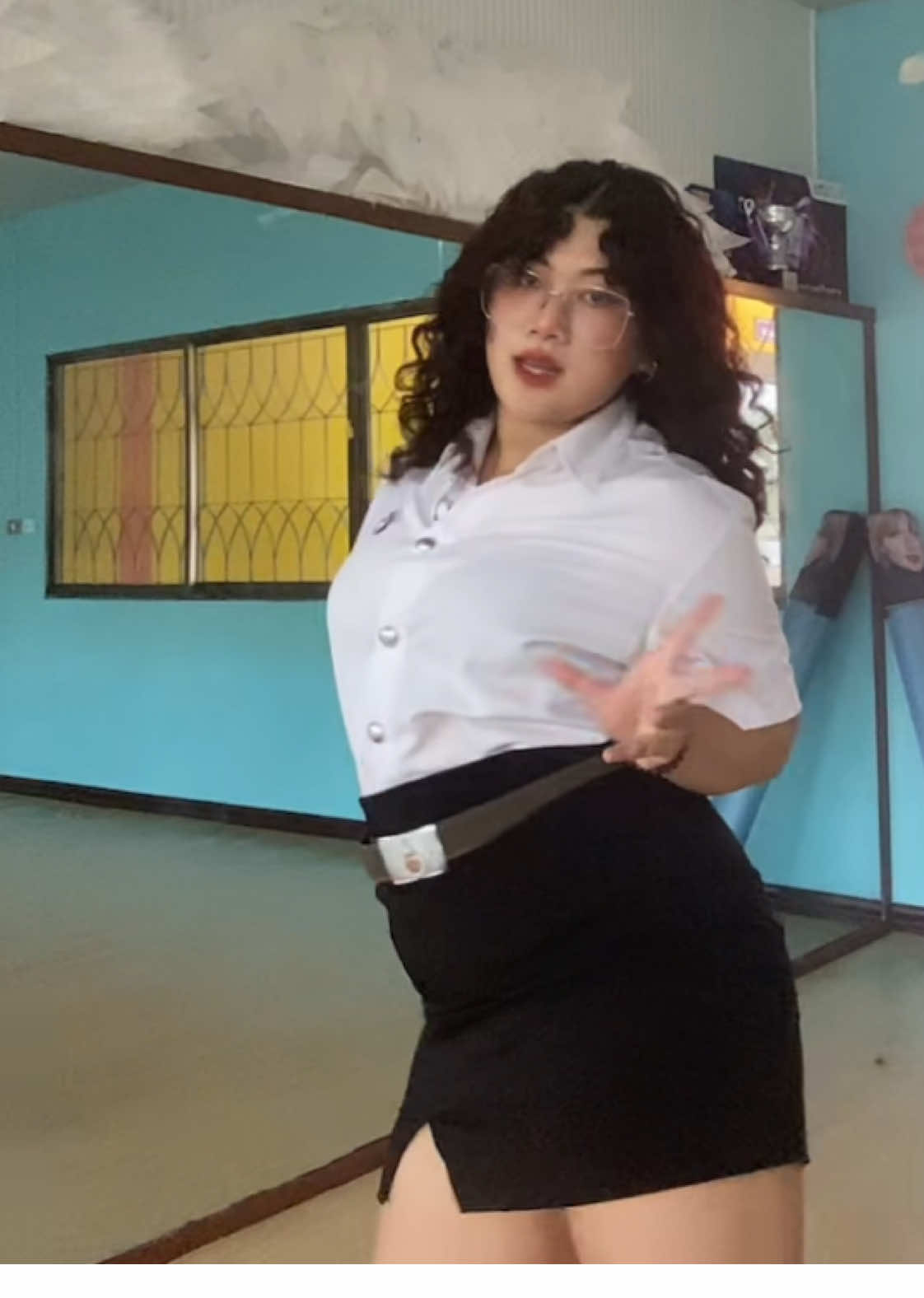 เกือบช็อคตุยนึกว่าใครอยู่ข้างหลัง#fyppppppppppppppppppppppp #4u #curlyhair #dance #aoa 