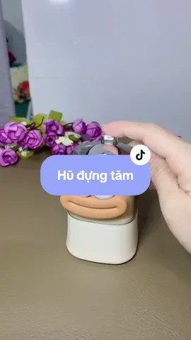 Bây giờ ai mà lấy tăm còn phải lắc lắc kiếm kiếm nữa. Chỉ cần 1 chạm thôi là có ngay cây tăm cho mình ngay#emtuyentaphoa #hudungtam #hopdungtamxiarang #hopdungtamdethuong #hopdungtamtudong  @Em Tuyền tạp hoá  @Em Tuyền tạp hoá 