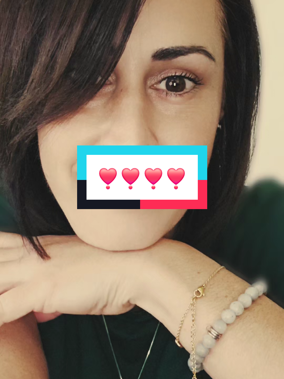 parce que parfois au moment où on s'y attend le moins on rentre dans la vie d une personne pour la rendre meilleur pour lui apporter tout se dont personne n'a su faire auparavant. lui montrer que l amour existe et que même blesser meurtri il reste des personnes prêtent à tout pour voir un sourire sur son visage même si ce n'est que de courte durée mais il est là et ça sa n'a pas de prix à mes yeux 🥰😁❣️