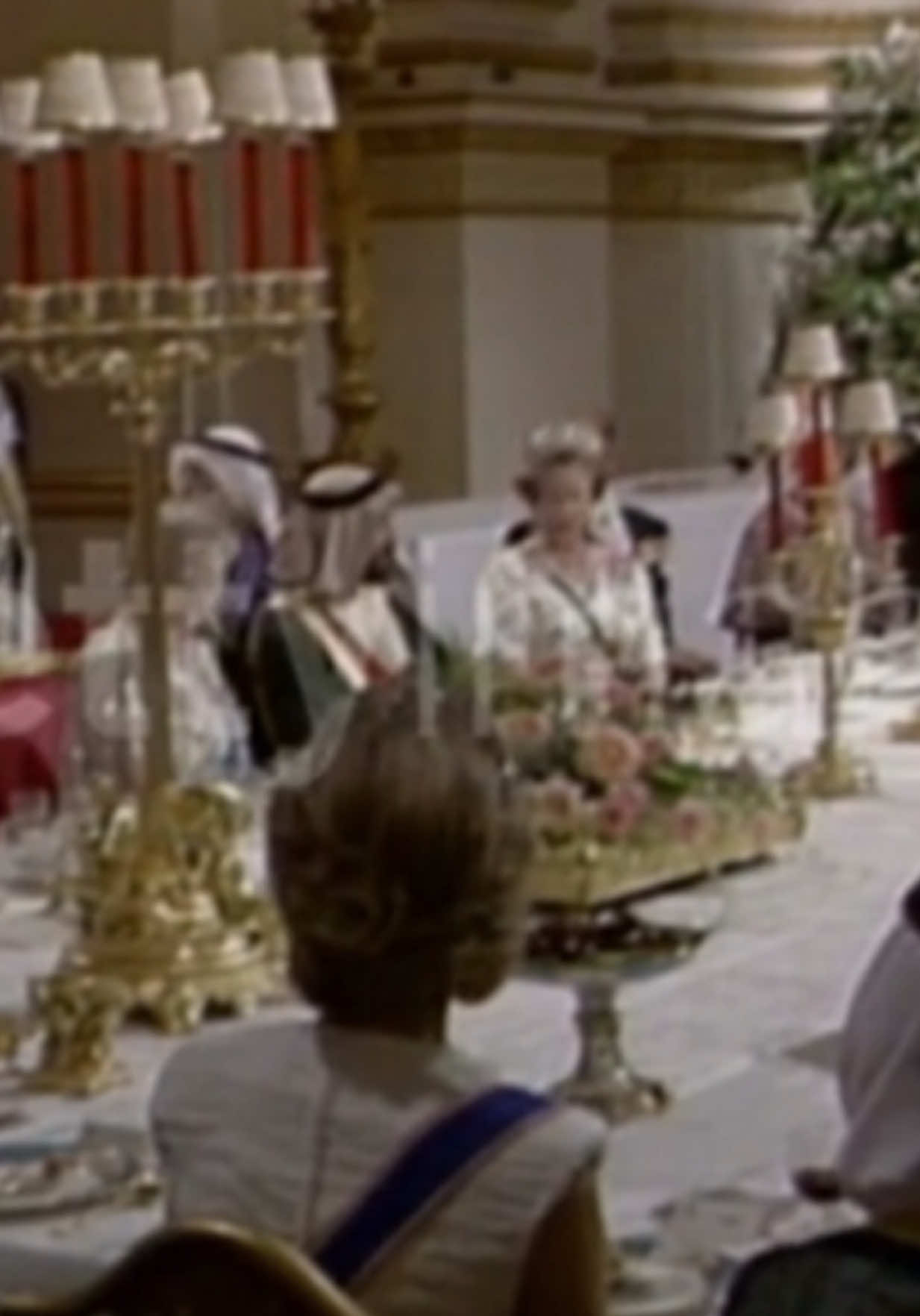 من خلال زيارة الشيخ زايد آل نهيان قصر باكنغهام                                                   #zayedbinsultan & #queenelizabeth 