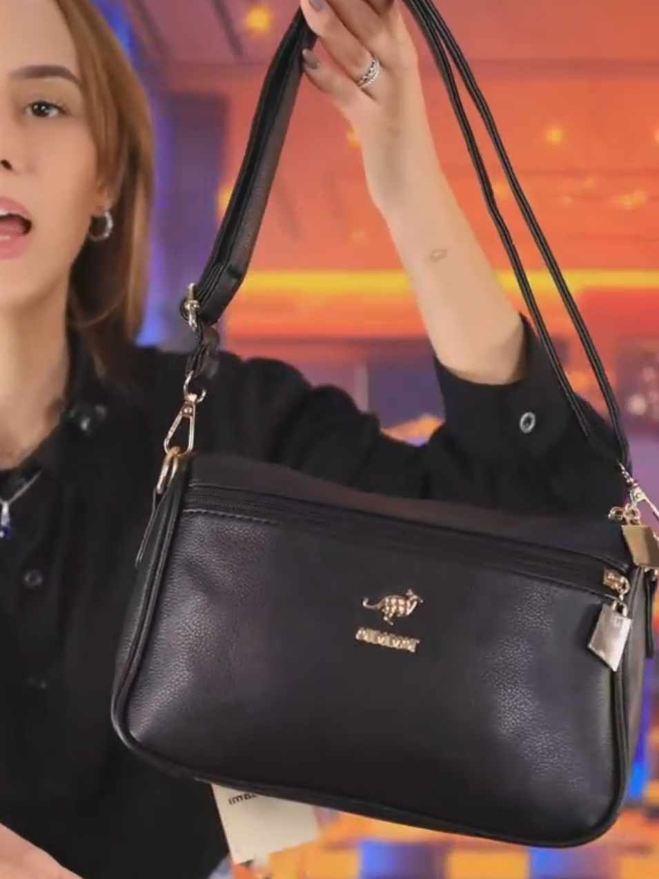 томіміто Marca: Tomi Mito Bolsa de 399,99R$ Hj somente 2 dígitos. ( vai lá comprar na live - muitos benefícios #fashion #moda #modafeminina #bolsa#bolsas#bolsasfemininas#tiktoklivem#live nighlights