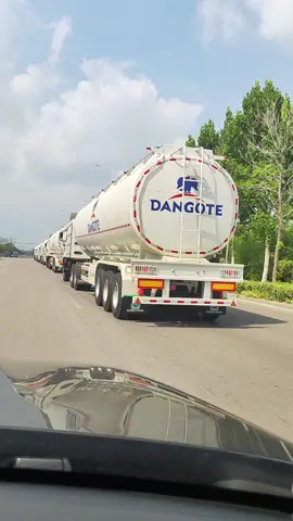 Let the world witness made in China.#oil tank car#Export tanker#China trailer#Petroleum transportation#Oil transport semi-trailer