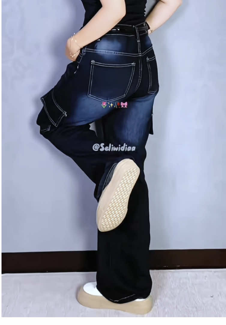 Celana cargo emang gada obat bagus bgt 🫵✨#celana #celanacargo #cargojeans #celanajeans #outfitideas 