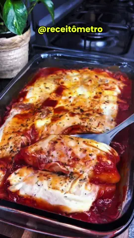 O rondelli MAIS cremoso que você já viu 🤤🔥 Duvido você não salvar essa receita! 👉 DICA DE OURO: deixa a massa da lasanha 20min na água em temperatura ambiente que ela amolece sozinha 👩‍🍳✨ Depois é só montar o rondelli mais cremoso da vida 🤤🍝 #rondelli #receitasimples #FoodTok 