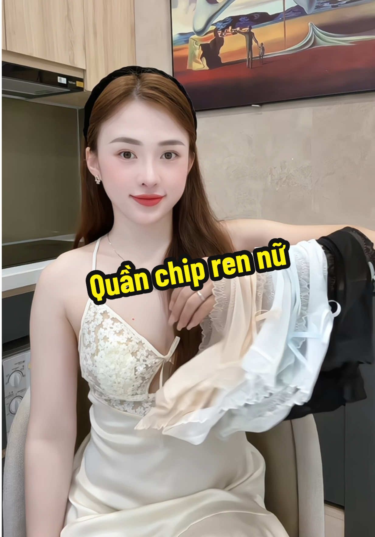 Chuyển mùa rồi, chuyển quần chip thôiii 😍