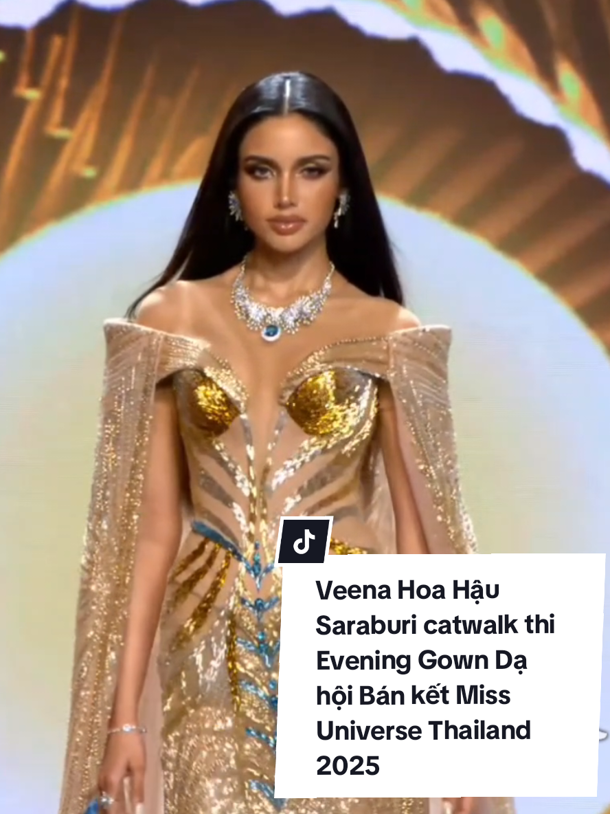 Veena Praveenar Singh - Hoa Hậu Saraburi catwalk thi Evening Gown Dạ hội Bán kết Miss Universe Thailand 2025 Liệu Veena có được Nawat chọn trở thành Hoa Hậu đại diện chủ nhà Thái Lan 🇹🇭 tại Miss Universe 2025 vào tháng 11 sắp tới? 😍 #HoaHau #Nawat #Veena #MissUniverseThailand #MissUniverseThailand2025
