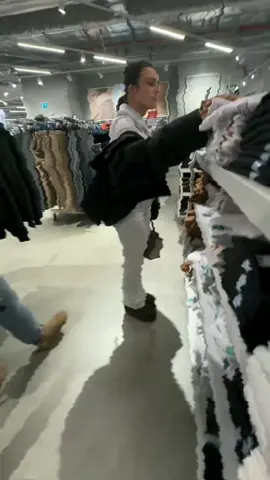 Why would he do that to me in public #remotecontrol #girlfriend #boyfriend #date #datenight #women #womenover40 #singlemom #motherpower #momlife #momtips #fashionista #lifehacks