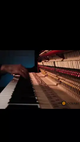 🌙🎹 Una de las melodías más mágicas y profundas… Interpretando Hijo de la Luna en piano ✨ ¿La reconoces? 💫 #fyp #viral #piano #music #cover 