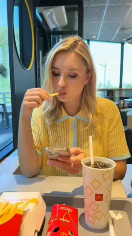 Where would you try this date idea? #remotecontrol #dateidea #picnicdate #girlfriendprank #couplestiktok