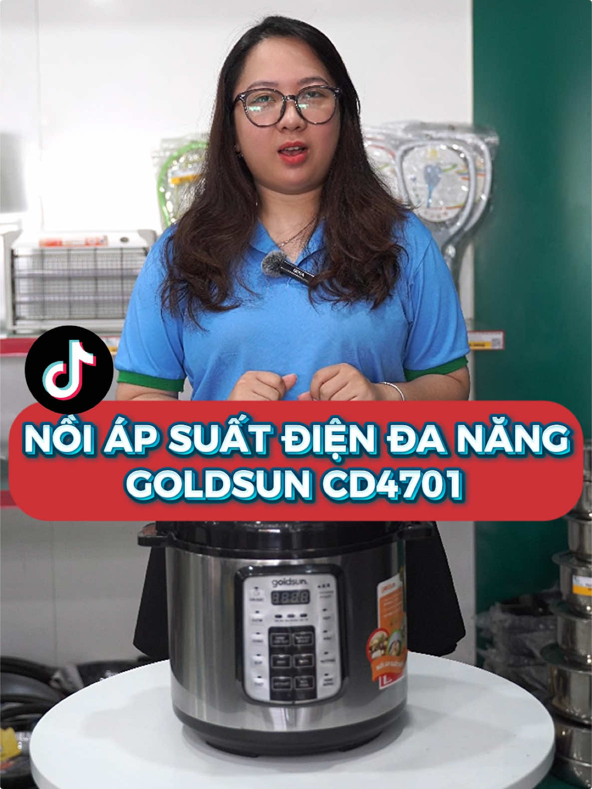 👉 Chỉ cần bỏ nguyên liệu + chọn chế độ, nồi sẽ tự động hầm, nấu cháo, nấu cơm, làm bánh, thậm chí cả nấu chè. 👉 Nhờ công suất mạnh mẽ, dung tích 5 lít rộng rãi, mình nấu được cho cả nhà 4-6 người mà không lo thiếu. 👉 Đặc biệt: tiết kiệm điện – giữ trọn dinh dưỡng – khóa kín hương vị. Nói thật, từ ngày có nồi áp suất Goldsun CD4701, mình đỡ tốn thời gian, bữa cơm thì ngon hơn, mà lại yên tâm an toàn với van xả hơi thông minh. 🥘💛 📌 Nếu bạn đang tìm 1 trợ thủ đa năng cho căn bếp, thì đây chính là lựa chọn đáng tiền nhất!” #đmgdsg #noiapsuat #goldsun #goldsuncd4701 #reviewgiadung 