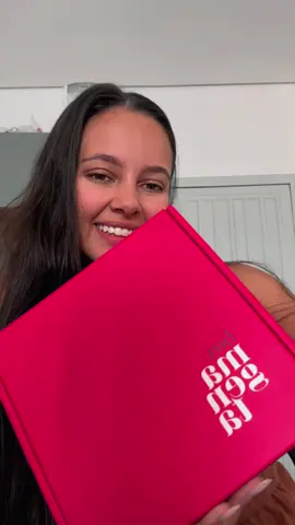 Minha primeira magenta box!  ✨CUPOM: IQJXIUEXW para desconto de 30 reais na primeira box ✨3 CUPONS para produtos extras: KITNATURA ILIA CAPIMLIMAO #boxmagenta #review #natura #ilianatura @Box Magenta 