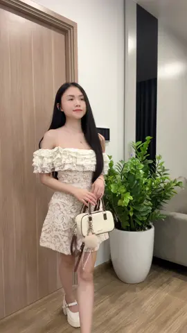 Jumpsuit trễ vai bèo tầng #22etm #lila #webuild 