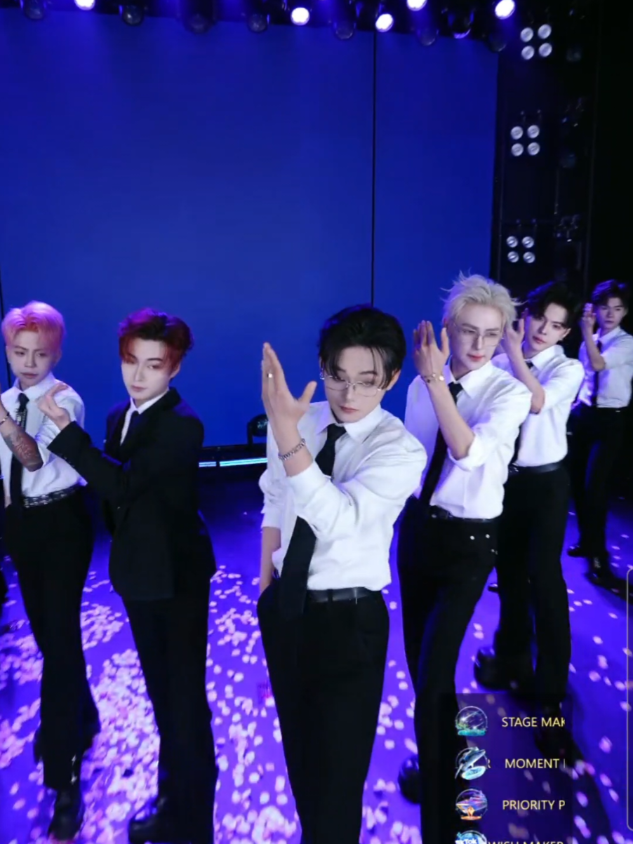 Carl center - Toma toma ( hai trái táo ) #Carl #aworld101 