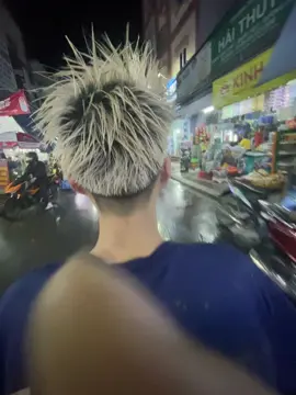 Lượn phố ngày mưa 