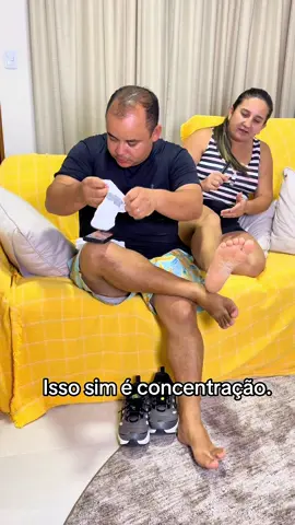 Calçou os pés dela. #comedia #humortiktok #humor 