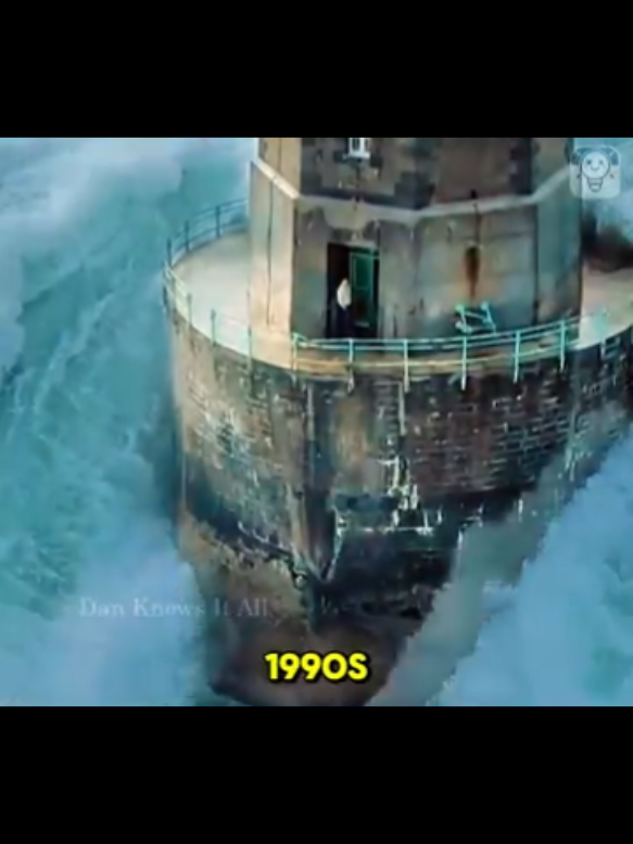 The most dangerous lighthouse 😲 #Lighthouse #OceanMystery 