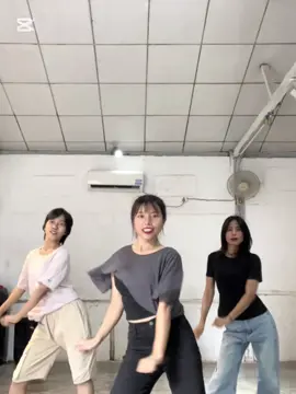 ကမယ်ကမယ်#မြင်ပါများပီးချစ်ကျွမ်းဝင်အောင်လို့🤒🖤 #tiktokmyanmar #foryou 