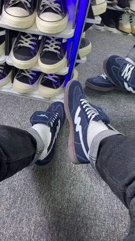 Rekomendasi sepatu cowok keren dari brand Wewalk Footwear  #wewalkfootwear #sneakers #sepatusneakers #sepatucowok #sneakerscowok 