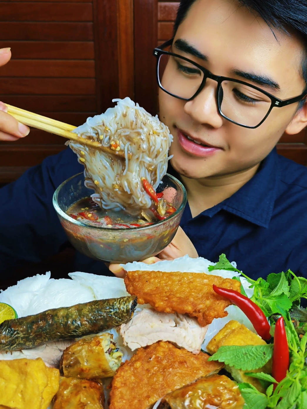 Lại bún đậu mắm tôm 😅 #asmr #duyethayan #mukbang #xuhuong #bundaumamtom 